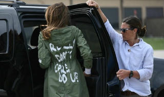 Giới thời trang rủ nhau công kích, phản đối Melania Trump