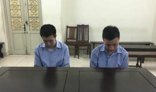 Quản lý kho móc nối với tài xế trộm hơn 300 thùng rượu của công ty