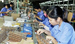 Lao động thiếu việc, doanh nghiệp khó tuyển nhân lực chất lượng cao