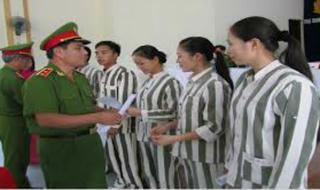 Thực hiện tha tù trước thời hạn có điều kiện: Thực hiện tốt công tác quản lý, giám sát, giáo dục và giúp đỡ