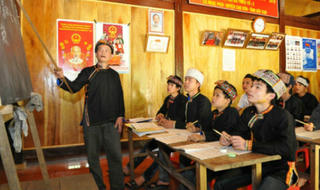 Những nỗ lực “cứu” chữ Nôm Dao 