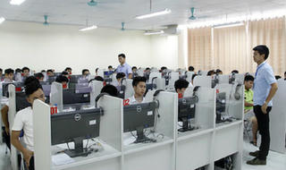 Từ năm 2021, thi trắc nghiệm trên máy tính có khả thi?