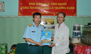 Tổng Công ty ACC bàn giao nhà tình nghĩa cho hai vợ chồng biệt động Sài Gòn