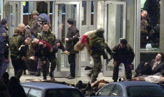 Hơn 800 người được giải cứu, 129 con tin thiệt mạng