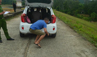 Cướp cò súng khiến bạn đi săn mất mạng