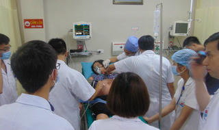 Bệnh viện Đa khoa Hùng Vương (Phú Thọ) cấp cứu thành công sản phụ bị ong đốt nguy kịch