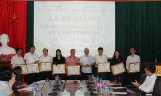 Bế giảng Lớp Bồi dưỡng lãnh đạo, quản lý cấp Vụ và tương đương