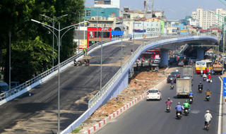 Thông xe cầu vượt nút giao An Dương - đường Thanh Niên