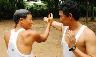 Võ sư làng với tuyệt chiêu “Miêu tẩy diện”