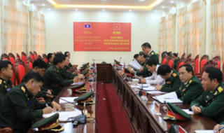Hội đàm trao đổi thông tin với Quân đội Lào
