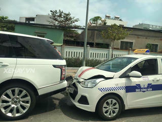 Hai xe ô tô húc đuôi nhau trên đường cao tốc Hải Phòng - Hà Nội: Khởi tố cả tài xế xe phía trước có hợp lý?