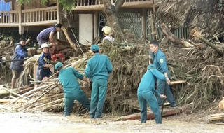 Lũ nghịch mùa, đẩy mạnh cứu hộ, cứu nạn tại chỗ