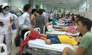 Ngộ độc do ăn bánh mì dăm bông, thịt trâu