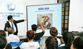 Đấu giá viên không được lợi dụng danh nghĩa để trục lợi