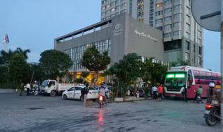 Bến xe cóc hoạt động rầm rộ nhưng lực lượng chức năng… kêu khó