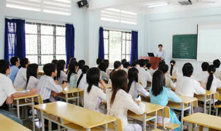 Sẽ thay đổi chính sách miễn học phí cho sinh viên sư phạm?