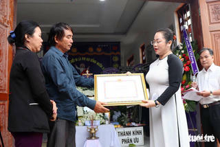 Đồng Nai: Truy tặng bằng khen cho dân quân ngã tử vong khi bắt cướp