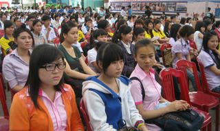 Bộ trưởng lý giải vì sao sinh viên ra trường thường bị… từ chối