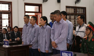 Những “bàn tay đen” trong đường dây buôn lậu gần 5 triệu lít dầu 