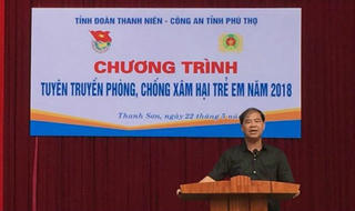 Thôi, đừng diễn nữa