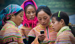 Khi “online” về tới bản