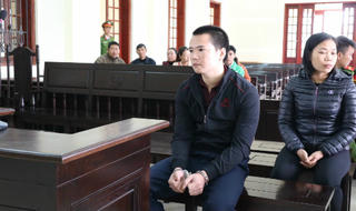 Gây án mạng chỉ vì vô tình bị đèn xe máy rọi vào mặt