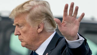 Phong cách Donald Trump 'thổi bay chuẩn mực tổng thống Mỹ'