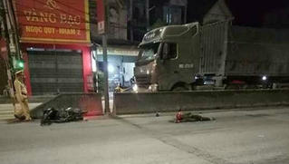 Người đàn ông bị xe tải tông tử vong khi đi ngược chiều