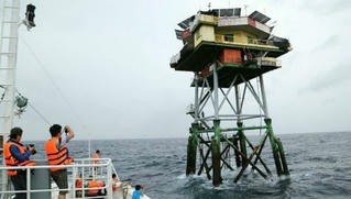 Tặng quà Tết cho bộ đội DK1, tàu trực và quân dân Côn Đảo