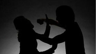 Nghi vấn chồng cắt cổ vợ do ghen tuông