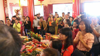 Phủ Tây Hồ tăng cường giám sát để đảm bảo an ninh cho khách hành hương