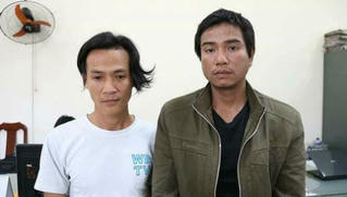 Bắt 2 nam công nhân phóng hỏa đốt quản lý 