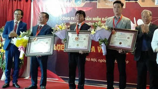Trao kỷ lục Khu du lịch sinh thái nhiều nhà sàn nhất