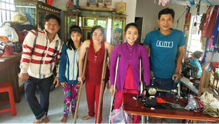 Nghị lực vươn lên của những phụ nữ tật nguyền 
