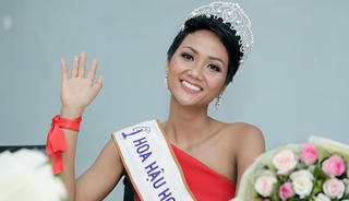 Hoa hậu H’ Hen Niê: Phụ nữ hãy tự vẽ cuộc đời của chính mình!