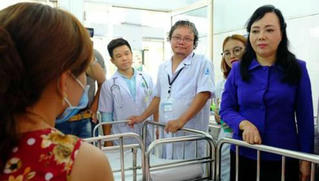 Bịt 'lỗ hổng' tiêm chủng để ngăn dịch sởi lây lan