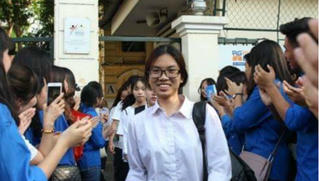 Thi lớp 10 ở Hà Nội: Phụ huynh nháo nhào tìm lớp luyện thi môn Sử