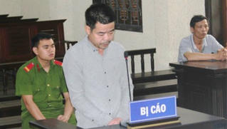 Phát hiện con gái bị xâm hại qua camera an ninh