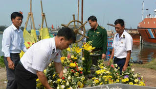 Tưởng niệm 64 liệt sỹ hy sinh trên đảo Gạc Ma