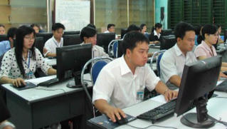 Nên ký hợp đồng không xác định thời hạn với viên chức