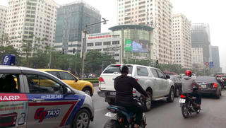 Chung cư mọc dày, phố Hà Nội biến thành 'ngõ': Hệ lụy của quy hoạch?