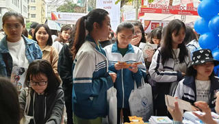Trước thềm đăng kí tuyển sinh ĐH, CĐ: Em chọn lối nào?