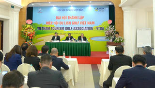 Du lịch golf là 'con gà đẻ trứng vàng'?