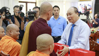 Thủ tướng: 'Quan tâm chăm lo đời sống đồng bào Khmer nhiều hơn nữa'