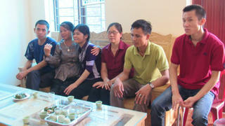 Người mẹ đứt từng khúc ruột vì mất con nhưng vui vì có thêm 5 người con khác