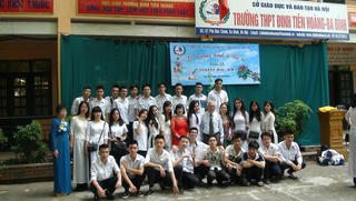 “Trẻ trâu” và những cú vấp đầu đời