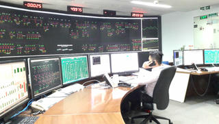 Huy động cả... 'mực nước chết' để chuẩn bị điện cho cao điểm mùa nóng