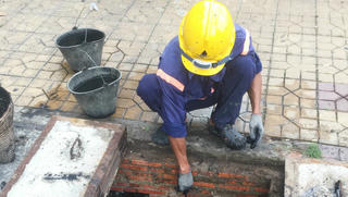 Hiểm nguy nghề móc cống