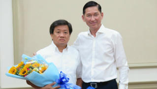 Từ chức cũng không dễ