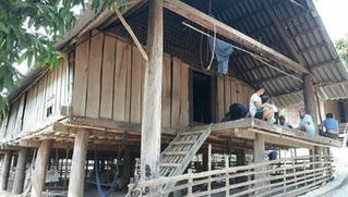 Vây bắt lão thầy cúng nghi sát hại con trai rồi bỏ trốn